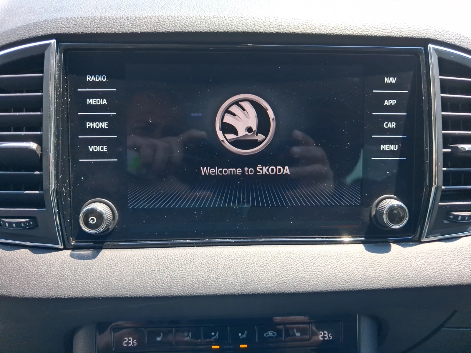 Skoda Karoq  Стайл 1, 5 TSI / 110 kW / 150 к.с., 6M, снимка 15 - Автомобили и джипове - 55190313
