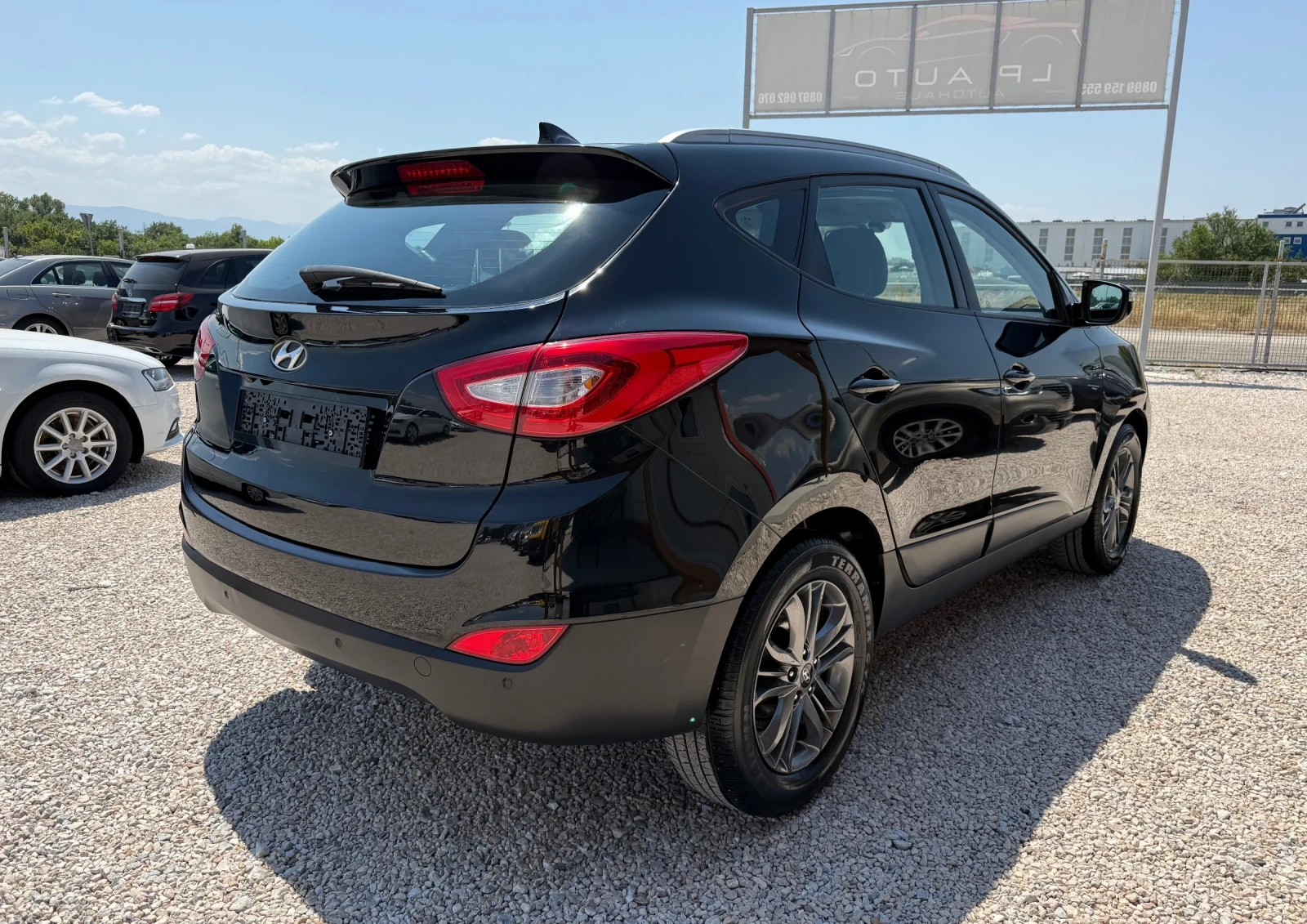 Hyundai IX35 FACELIFT* КОЖА* НАВИ* ПОДГРЕВ* СЕРВИЗНА ИСТОРИЯ, снимка 4 - Автомобили и джипове - 55552069