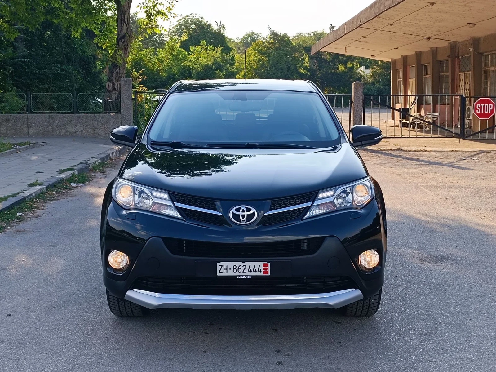 Toyota Rav4 2.0i-151кс-ШВЕЙЦАРИЯ-РЪЧКА-6ск-4х4-KEYLESS