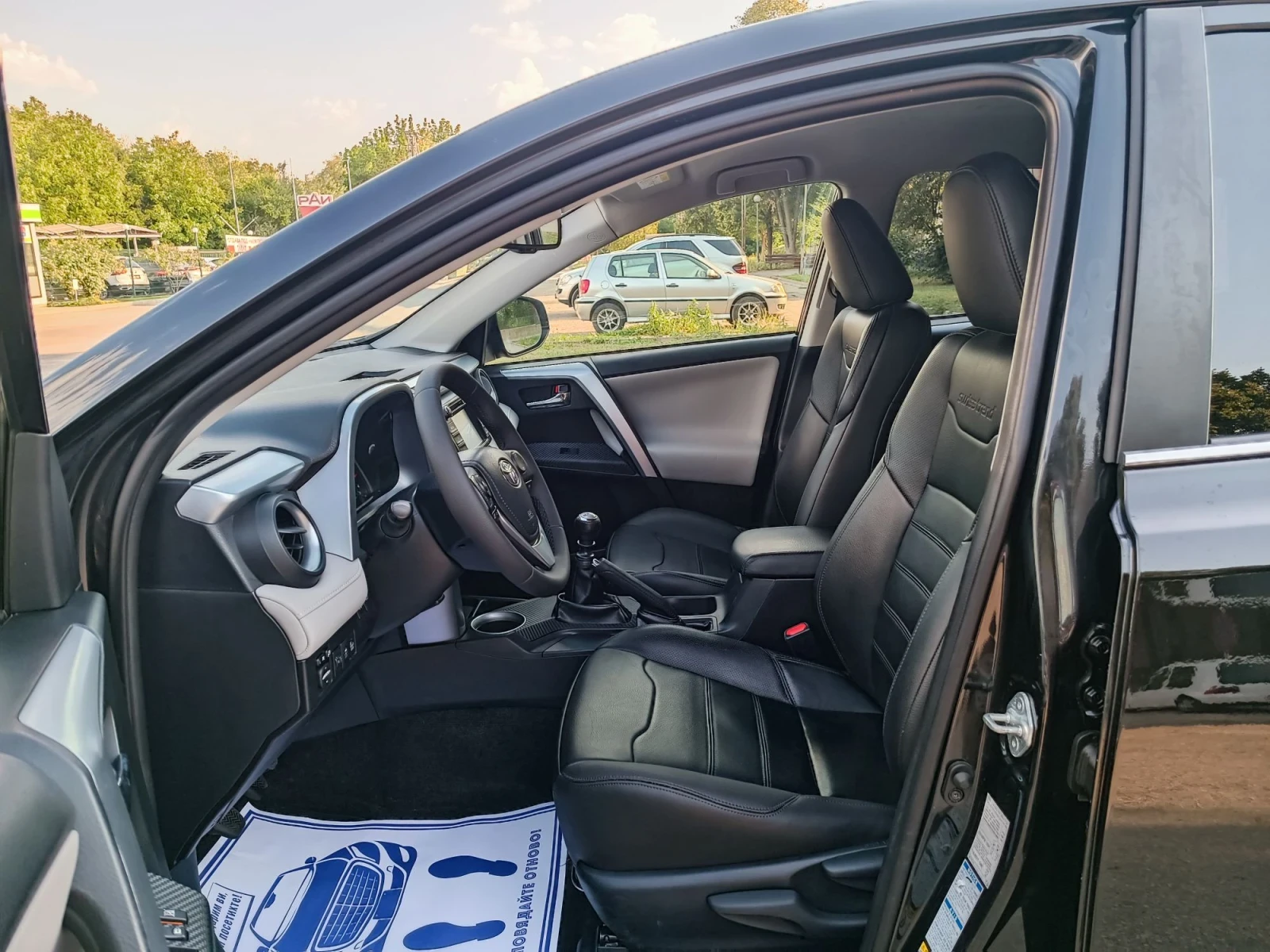 Toyota Rav4 2.0i-151кс-ШВЕЙЦАРИЯ-РЪЧКА-6ск-4х4-KEYLESS, снимка 9 - Автомобили и джипове - 55579436