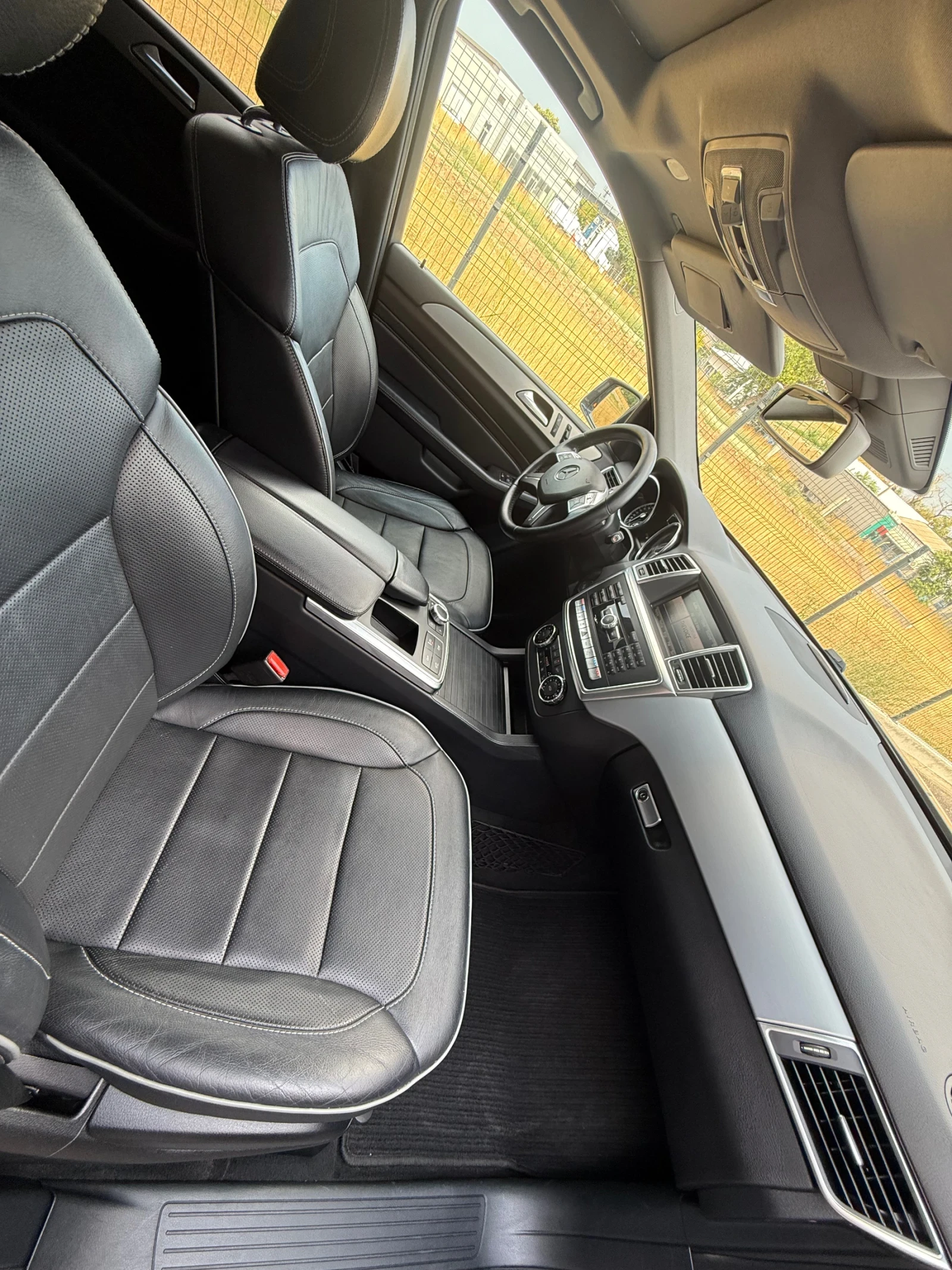 Mercedes-Benz ML 350 Панорама\ Обдухване \ Дистроник и др., снимка 13 - Автомобили и джипове - 55711138