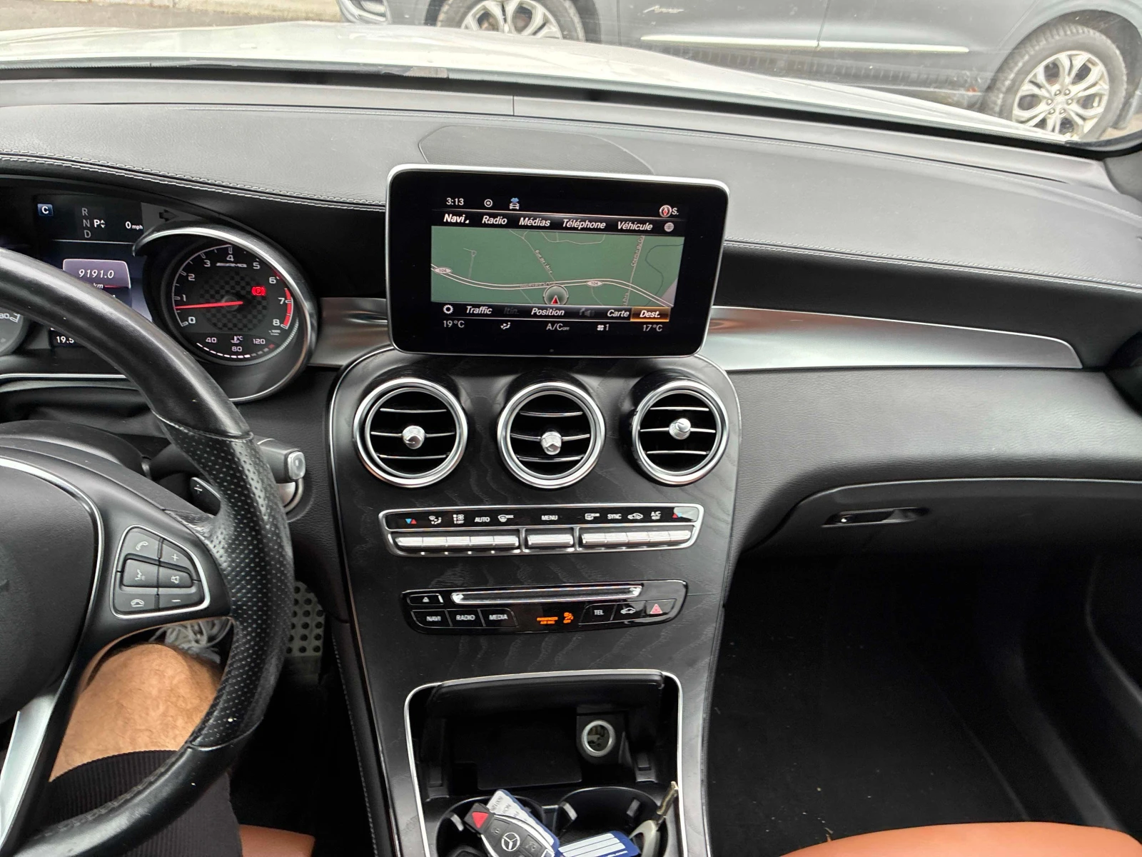Mercedes-Benz GLC 43 AMG  DISTRONIC / 360 / MEMORY / BURMESTER , снимка 9 - Автомобили и джипове - 56127191