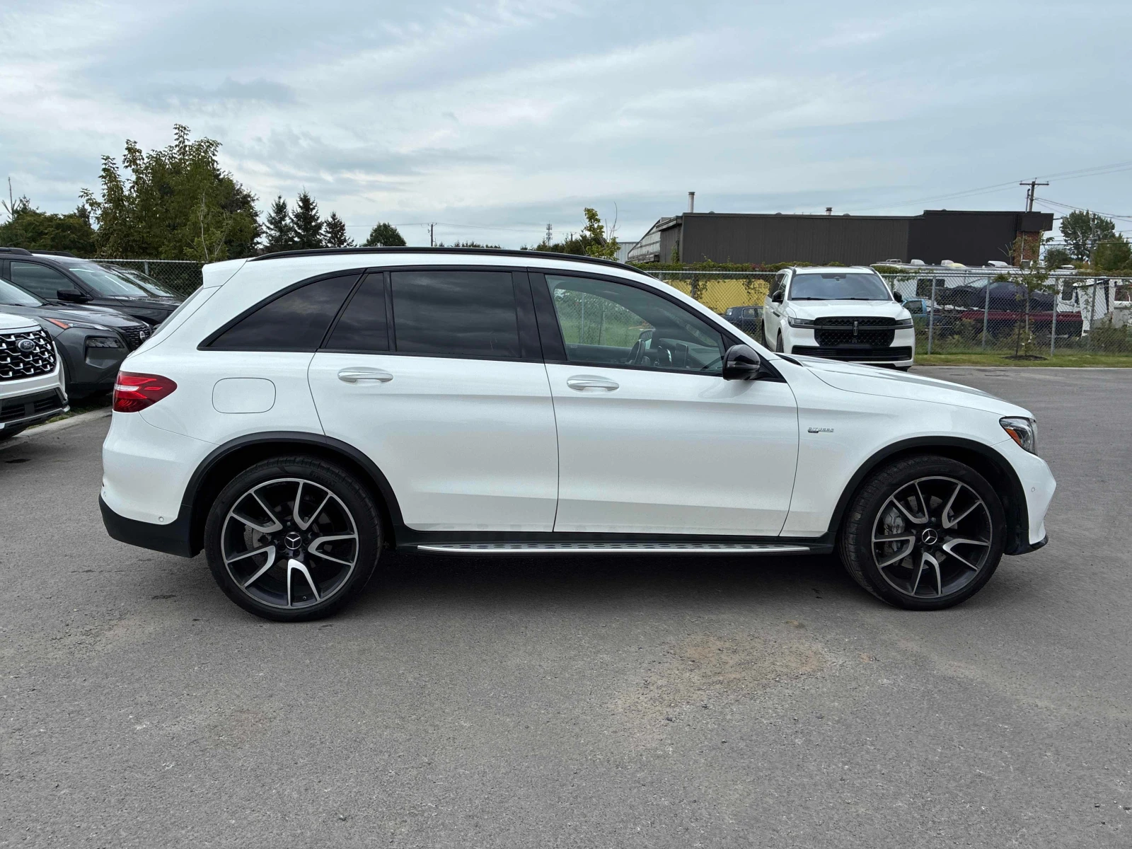 Mercedes-Benz GLC 43 AMG  DISTRONIC / 360 / MEMORY / BURMESTER , снимка 3 - Автомобили и джипове - 56127191