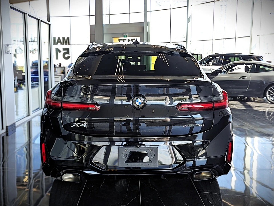 BMW X4 М - СПОРТ | ЧЕРВЕНА КОЖА | ПАНОРАМА | ДИГ. ТАБЛО, снимка 4 - Автомобили и джипове - 56214175