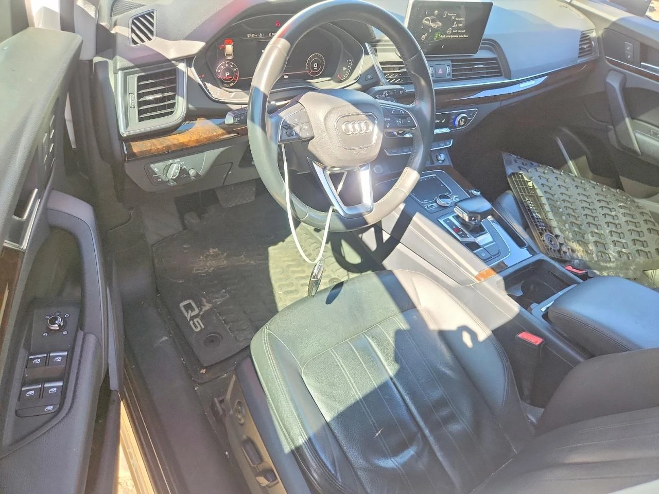 Audi Q5 2.0l Premium Plus, снимка 8 - Автомобили и джипове - 56351139