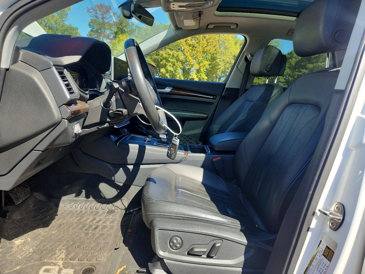 Audi Q5 2.0l Premium Plus, снимка 7 - Автомобили и джипове - 56351139