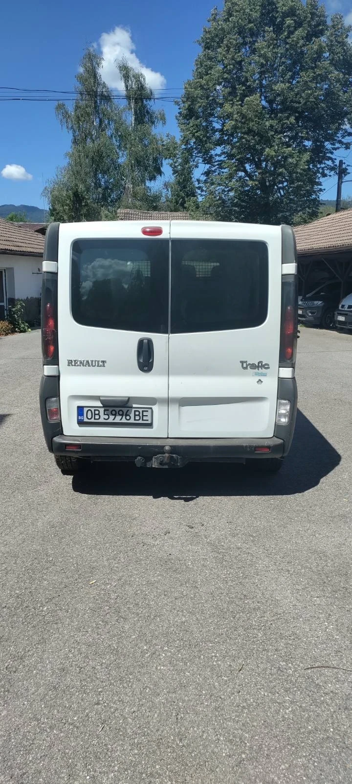 Renault Trafic Бус, снимка 4 - Бусове и автобуси - 55672339