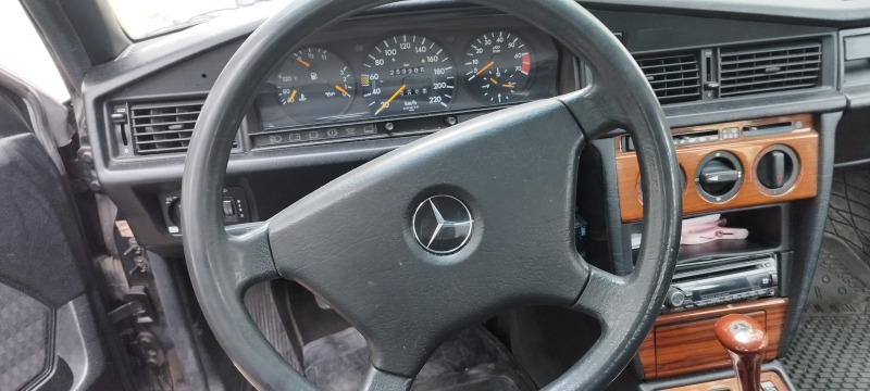Mercedes-Benz 190, снимка 4 - Автомобили и джипове - 45863209