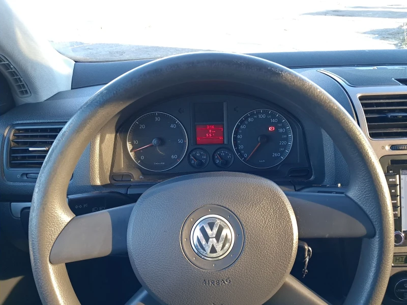 VW Golf 2.0 TDi, снимка 5 - Автомобили и джипове - 48168412