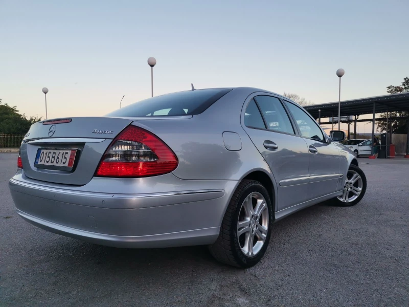 Mercedes-Benz E 350 УНИКАТ* 4MATIC/КОЖА, снимка 4 - Автомобили и джипове - 49206703