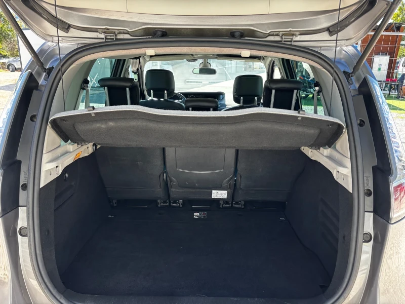 Renault Scenic  Нов внос от Италия Навигация Автопилот , снимка 9 - Автомобили и джипове - 51798260