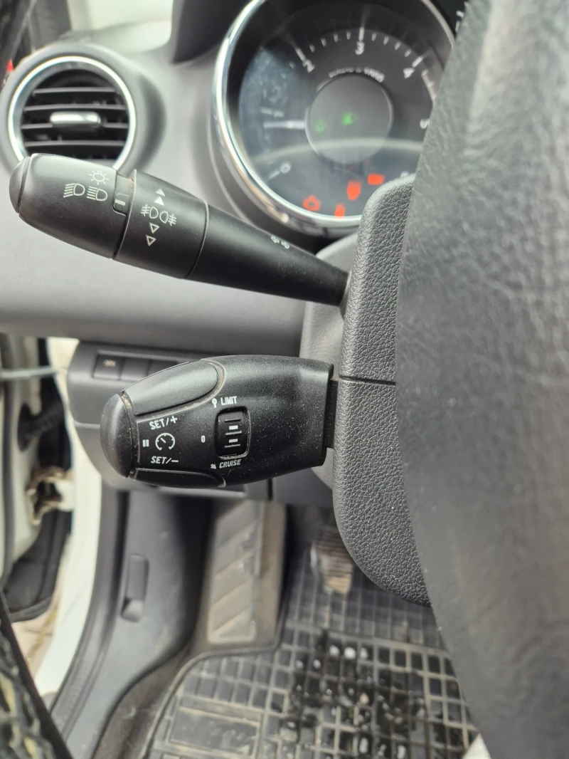 Peugeot 5008 2.0 HDI 7местен, снимка 14 - Автомобили и джипове - 53275141