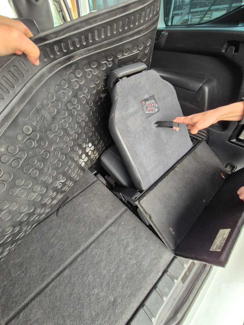 Peugeot 5008 2.0 HDI 7местен, снимка 5 - Автомобили и джипове - 53275141