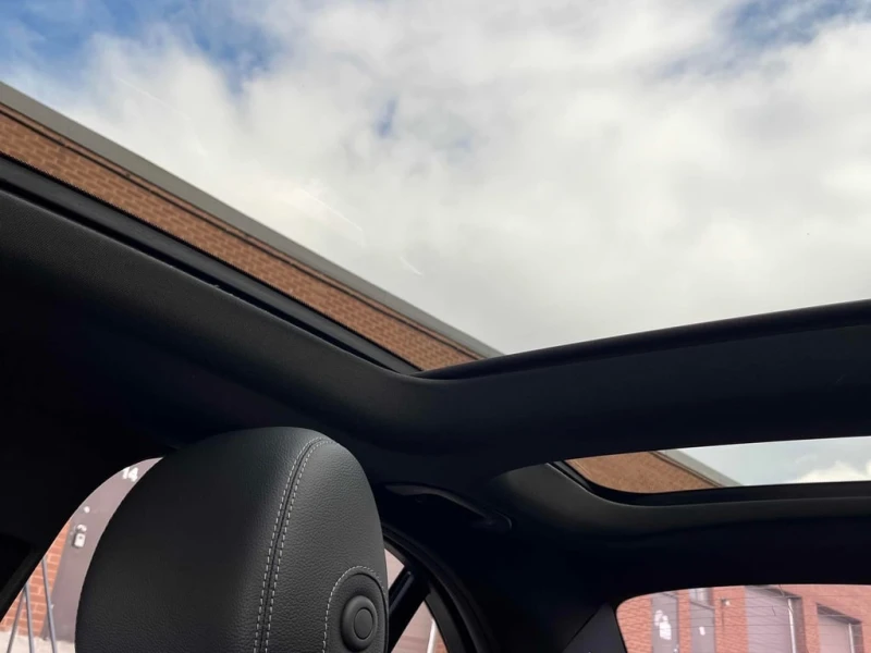 Mercedes-Benz C 300 4MATIC * 360 КАМЕРА* ПАНОРАМА* ДВА КЛЮЧА* , снимка 13 - Автомобили и джипове - 53471007