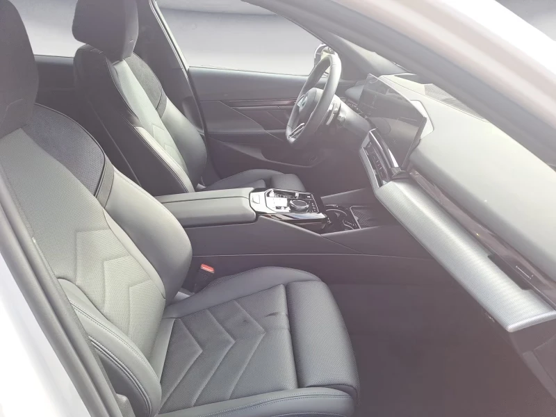 BMW 530E G60/HP/TOURING/MSPORT/NAVI/CAM/AMBI/ACC/978v, снимка 11 - Автомобили и джипове - 53593555