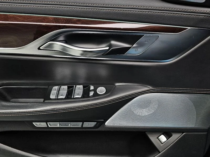 BMW 750 750Li xDrive Premium, снимка 16 - Автомобили и джипове - 55495624