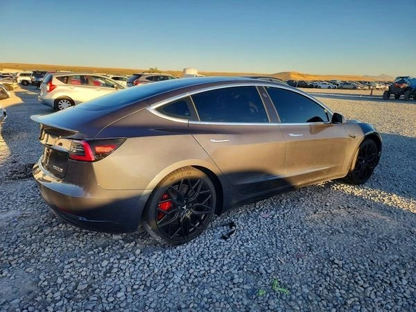 Tesla Model 3 | Mobile.bg � ����������� 4
