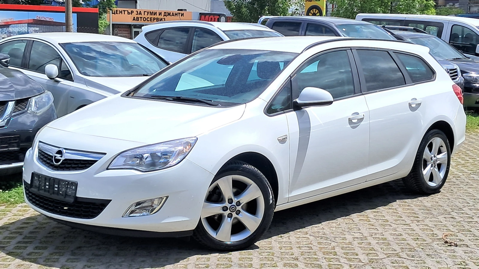 Opel Astra РЕАЛ КМ ИЗКЛЮЧИТЕЛНА СЕРВИ КНИЖК УНИКТ НАВИ КАМЕРА