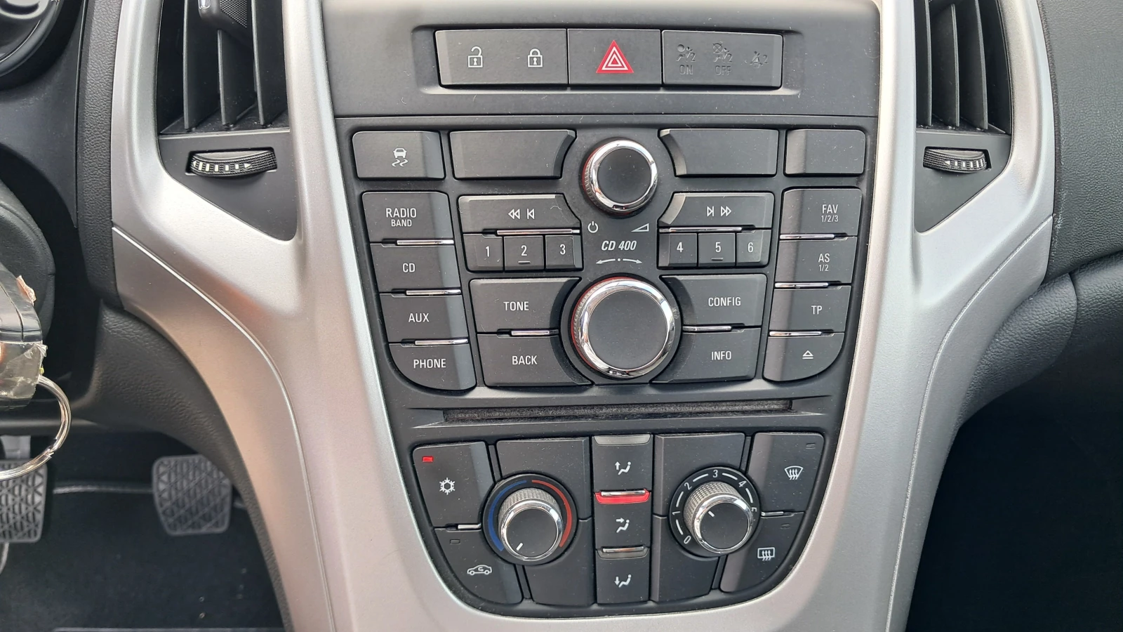 Opel Astra 1.4i ФЕЙС РЕАЛ КМ ИЗКЛЮЧИТЕЛНА СЕРВИЗ КНИЖК УНИКАТ, снимка 12 - Автомобили и джипове - 24106716