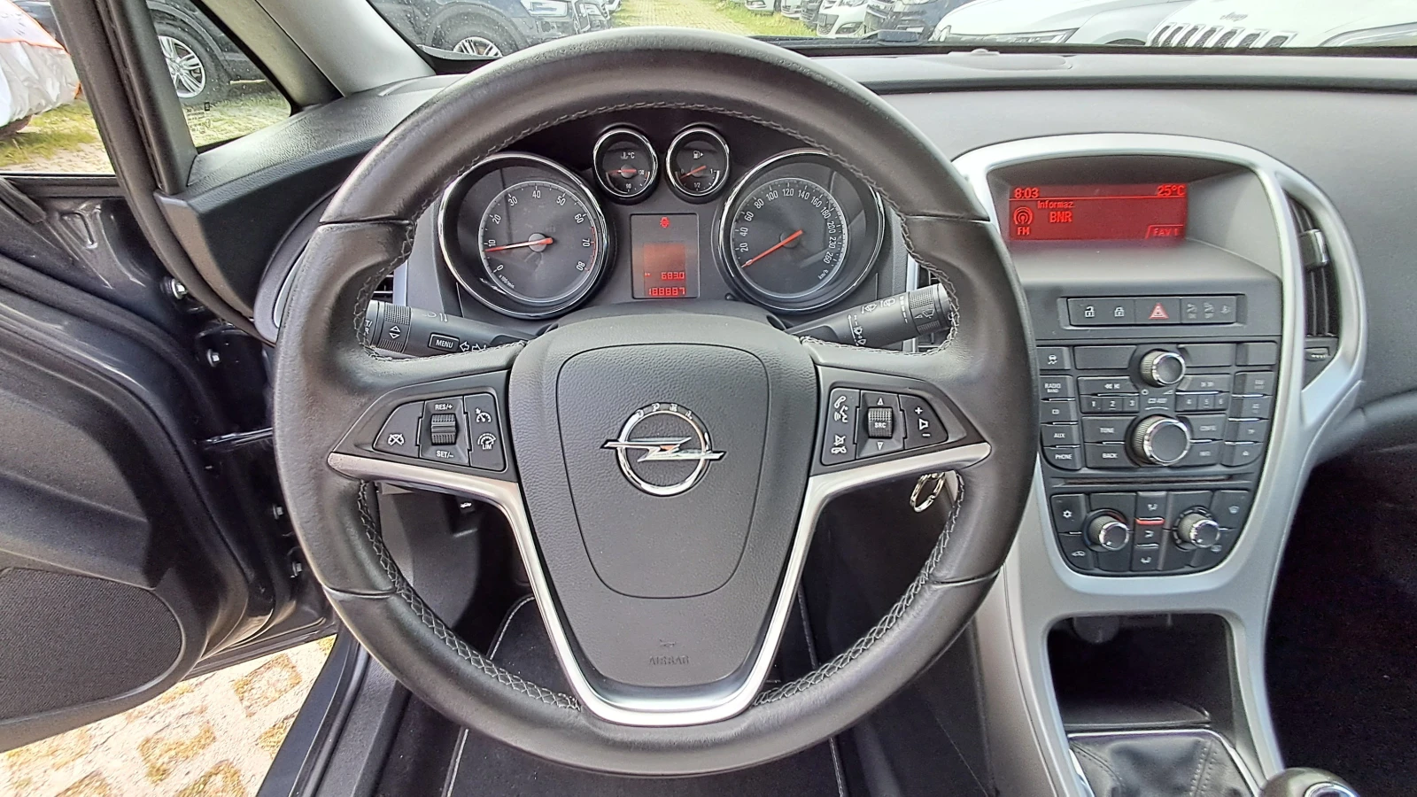 Opel Astra 1.4i ФЕЙС РЕАЛ КМ ИЗКЛЮЧИТЕЛНА СЕРВИЗ КНИЖК УНИКАТ, снимка 10 - Автомобили и джипове - 24106716