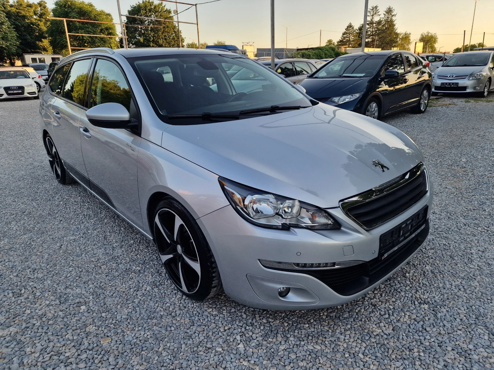 Peugeot 308 1.6HDI-120k.s-PANORAMA-NAVI-EURO 6-BUSINESS LINE - изображение 3