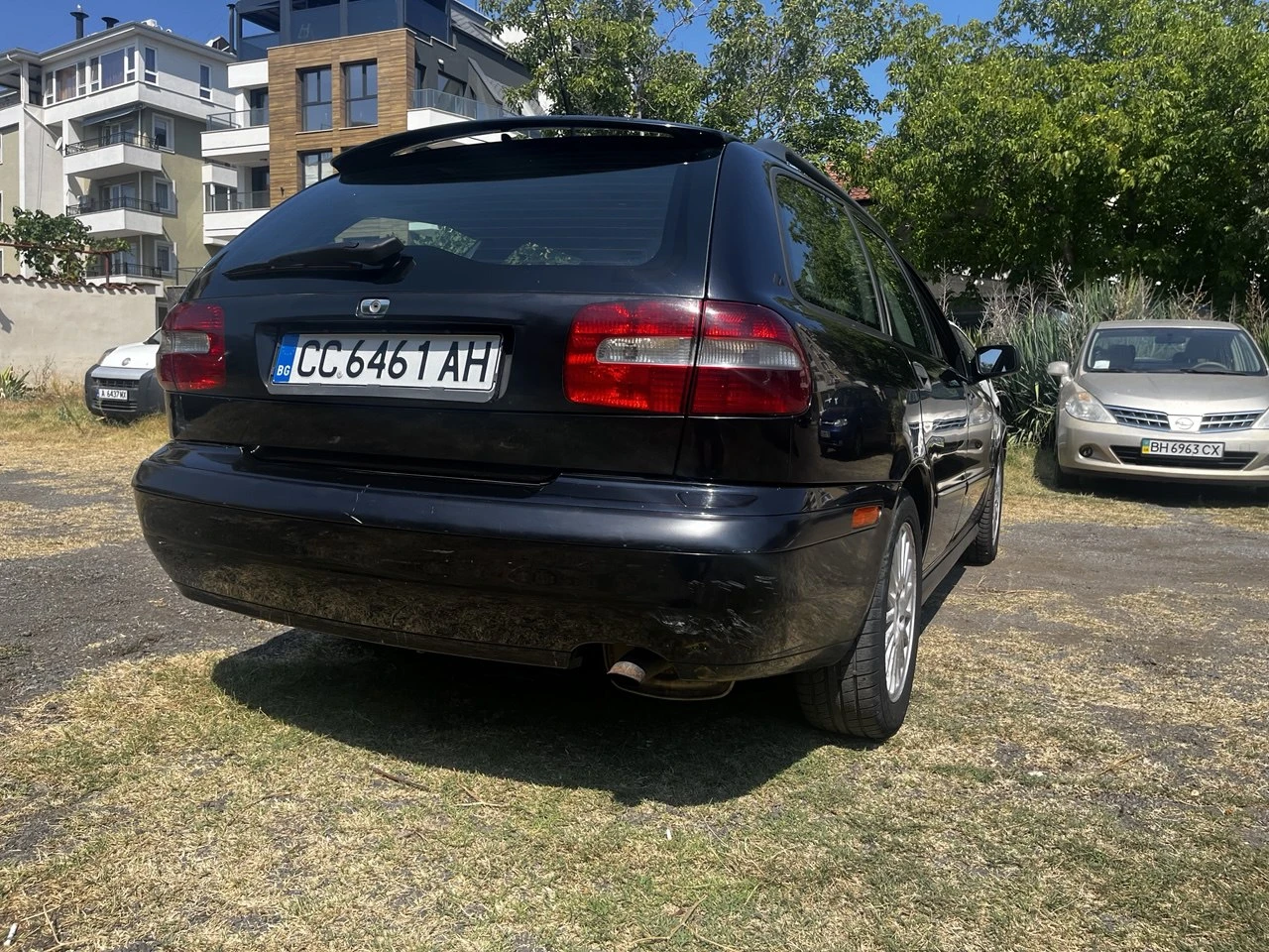 Volvo V40  - изображение 9