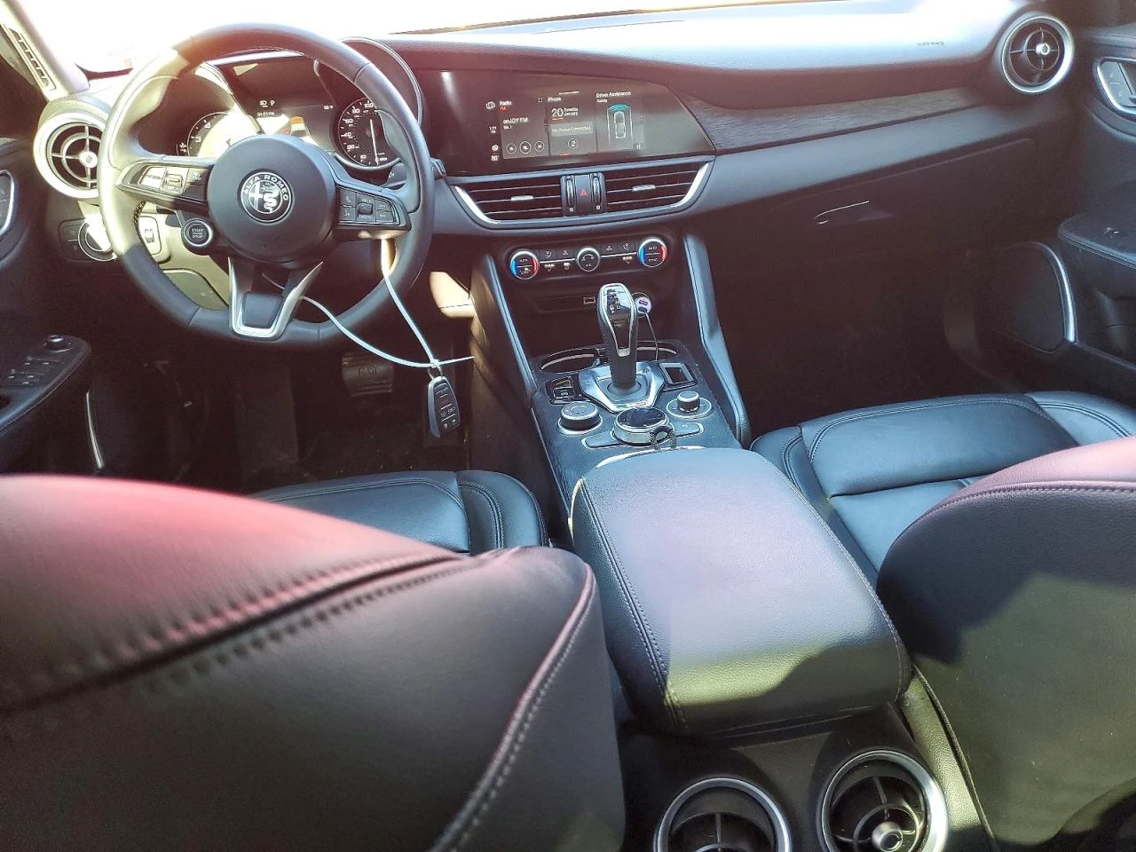 Alfa Romeo Giulia 2.0l - изображение 8