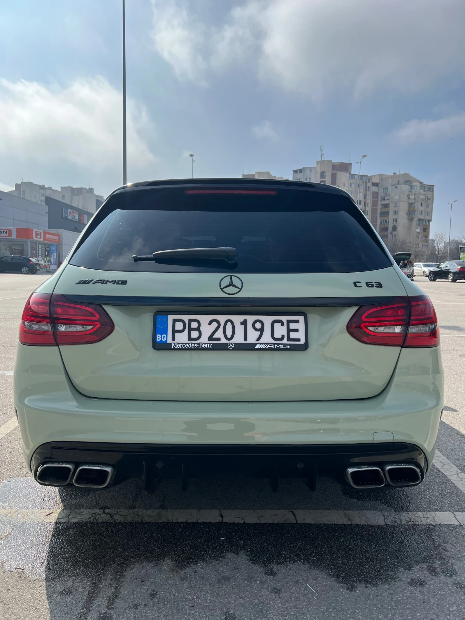 Mercedes-Benz C 63 AMG  - изображение 4