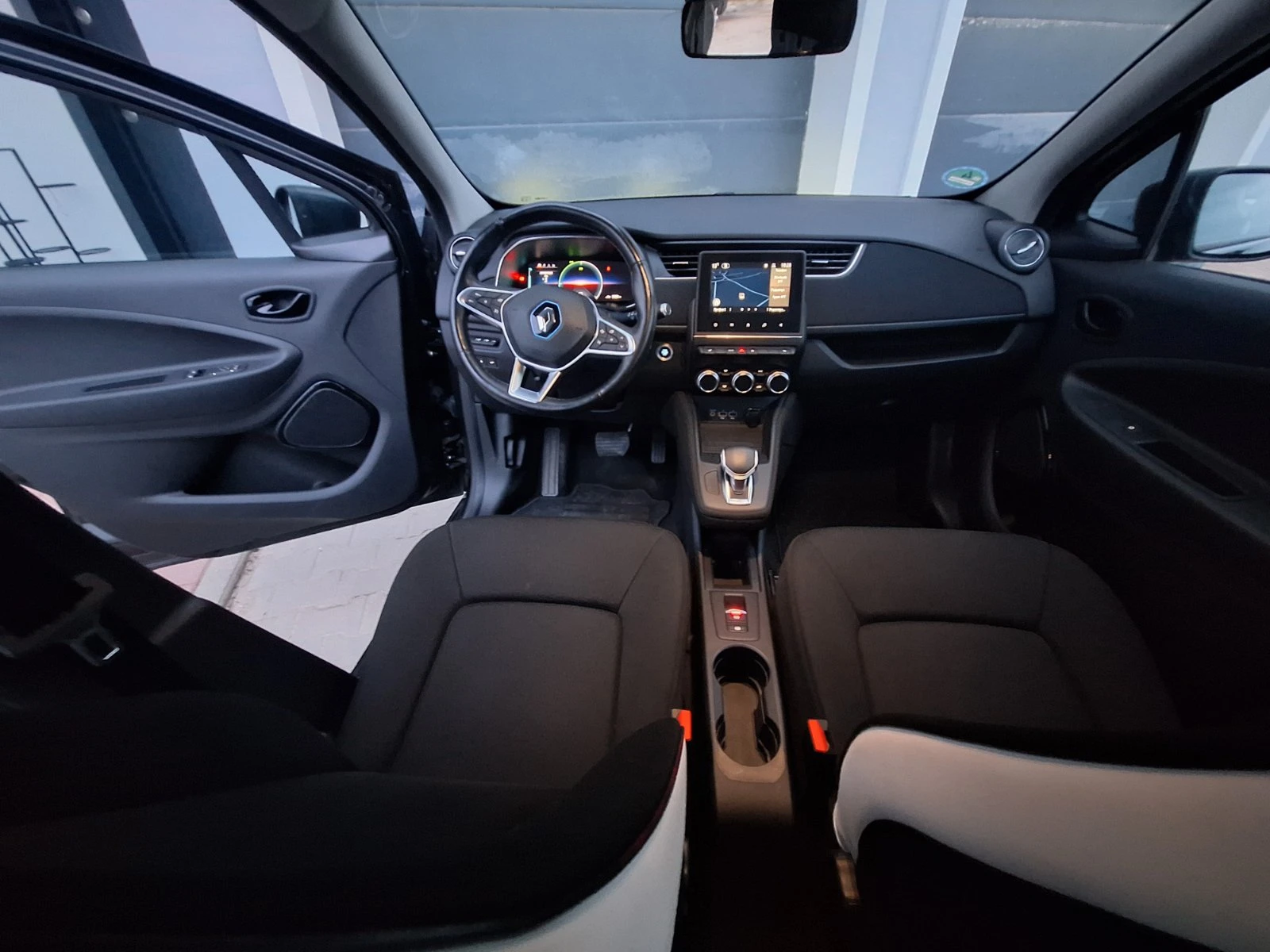 Renault Zoe 52 KW, снимка 8 - Автомобили и джипове - 53964017