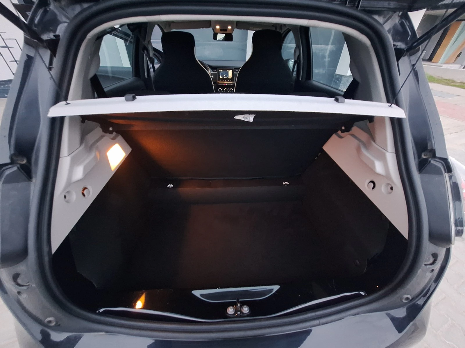 Renault Zoe 52 KW, снимка 13 - Автомобили и джипове - 53964017