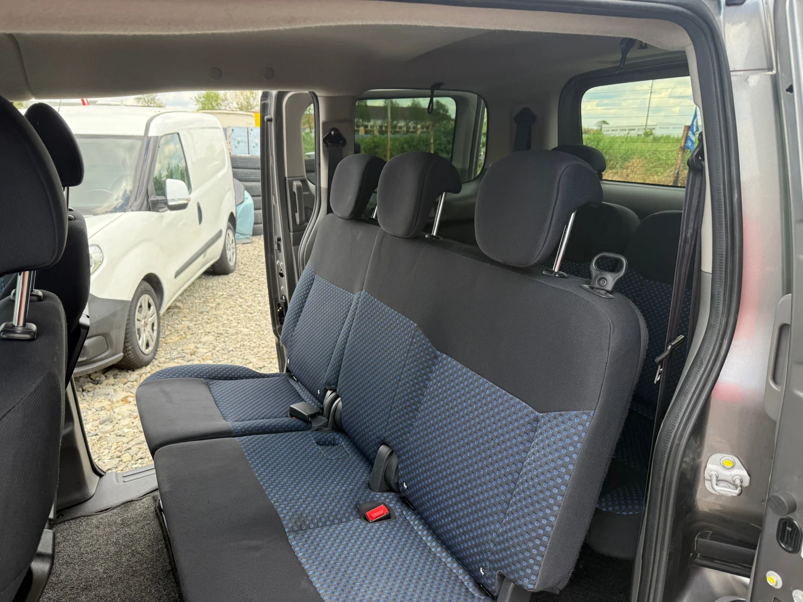 Nissan e-NV200 1.5D CH 7m 110ks 6sk NAVI, снимка 8 - Автомобили и джипове - 54550874
