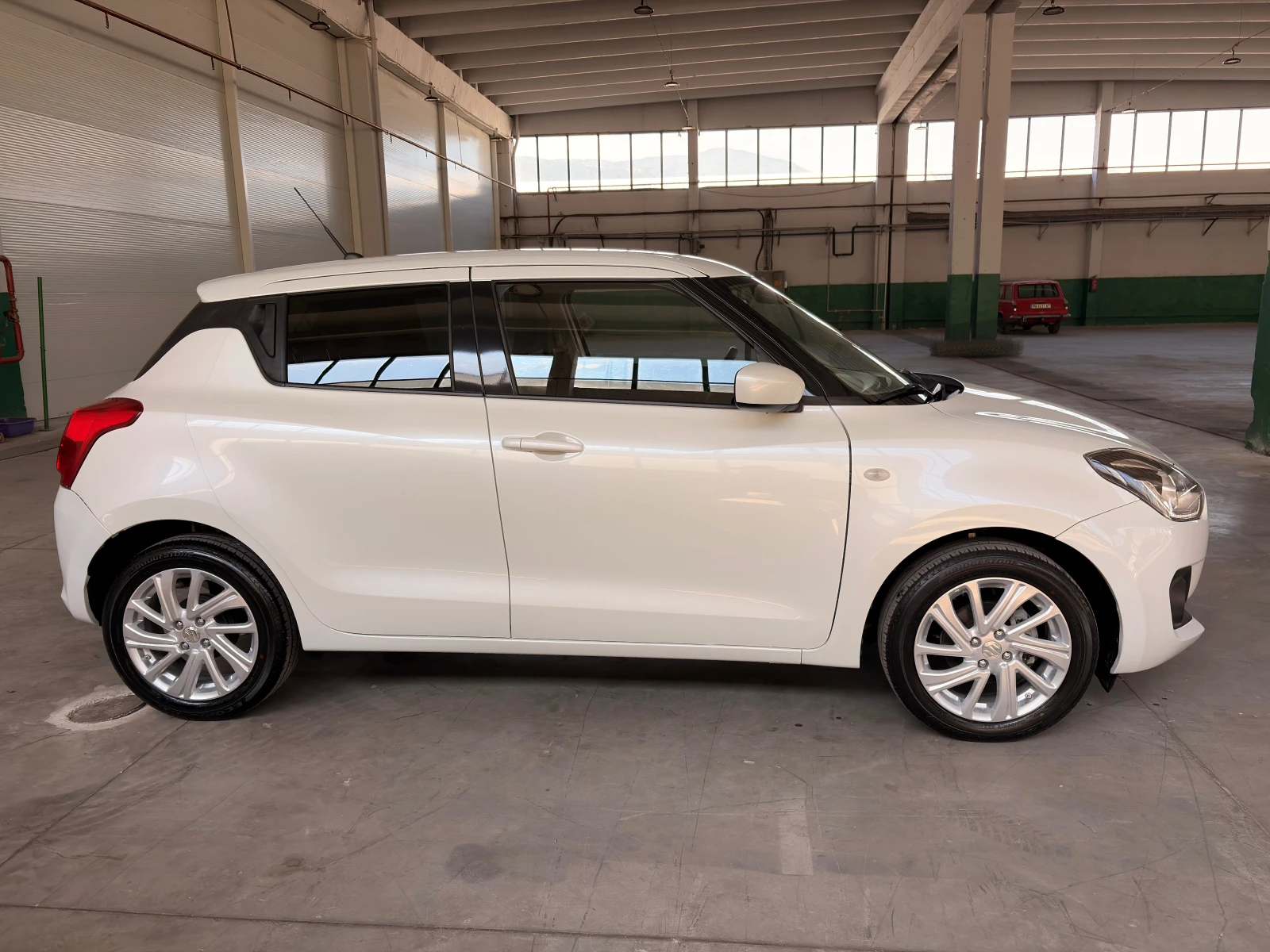 Suzuki Swift 1.2 Hibrid, снимка 6 - Автомобили и джипове - 54858173