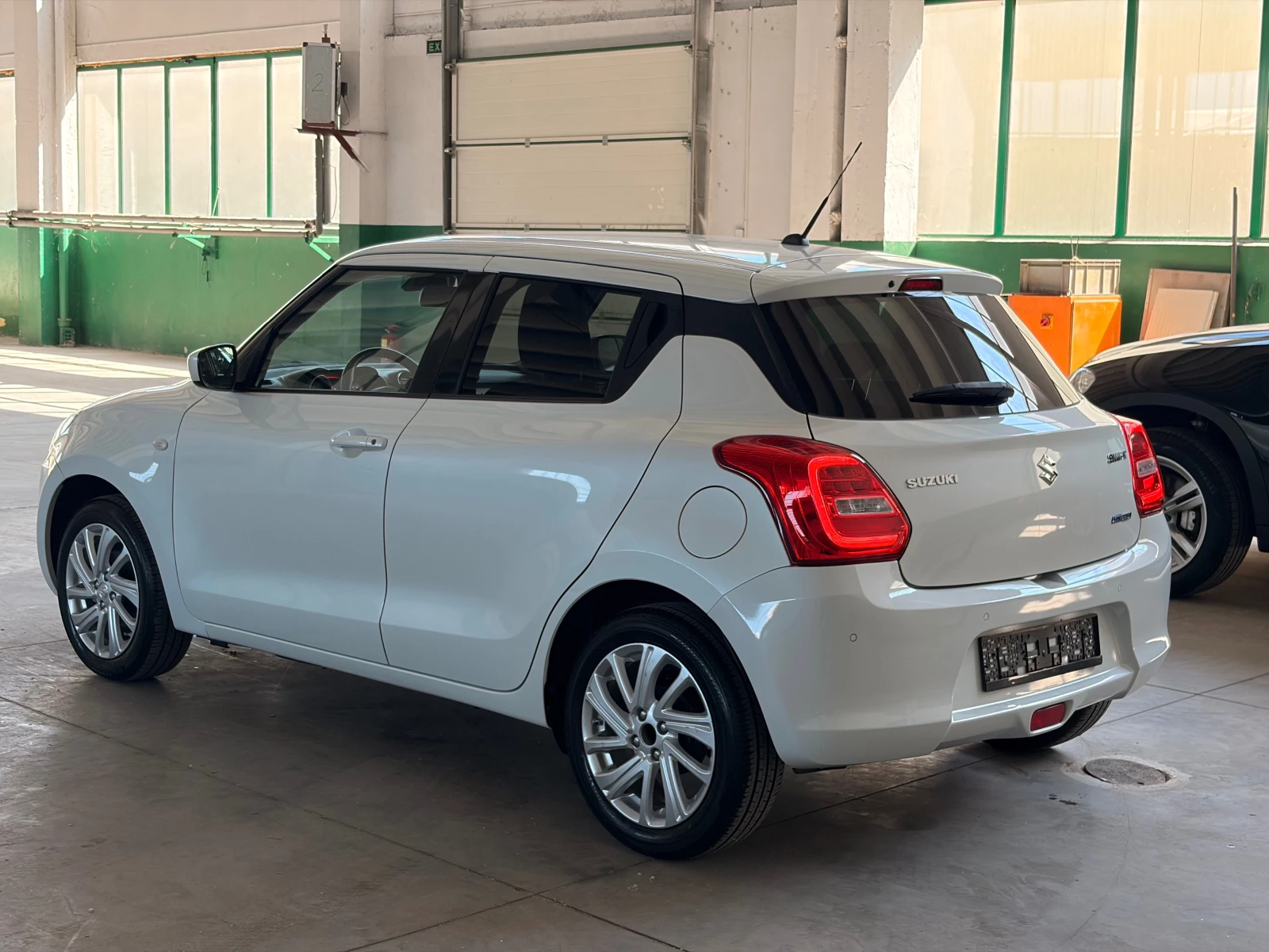 Suzuki Swift 1.2 Hibrid, снимка 4 - Автомобили и джипове - 54858173