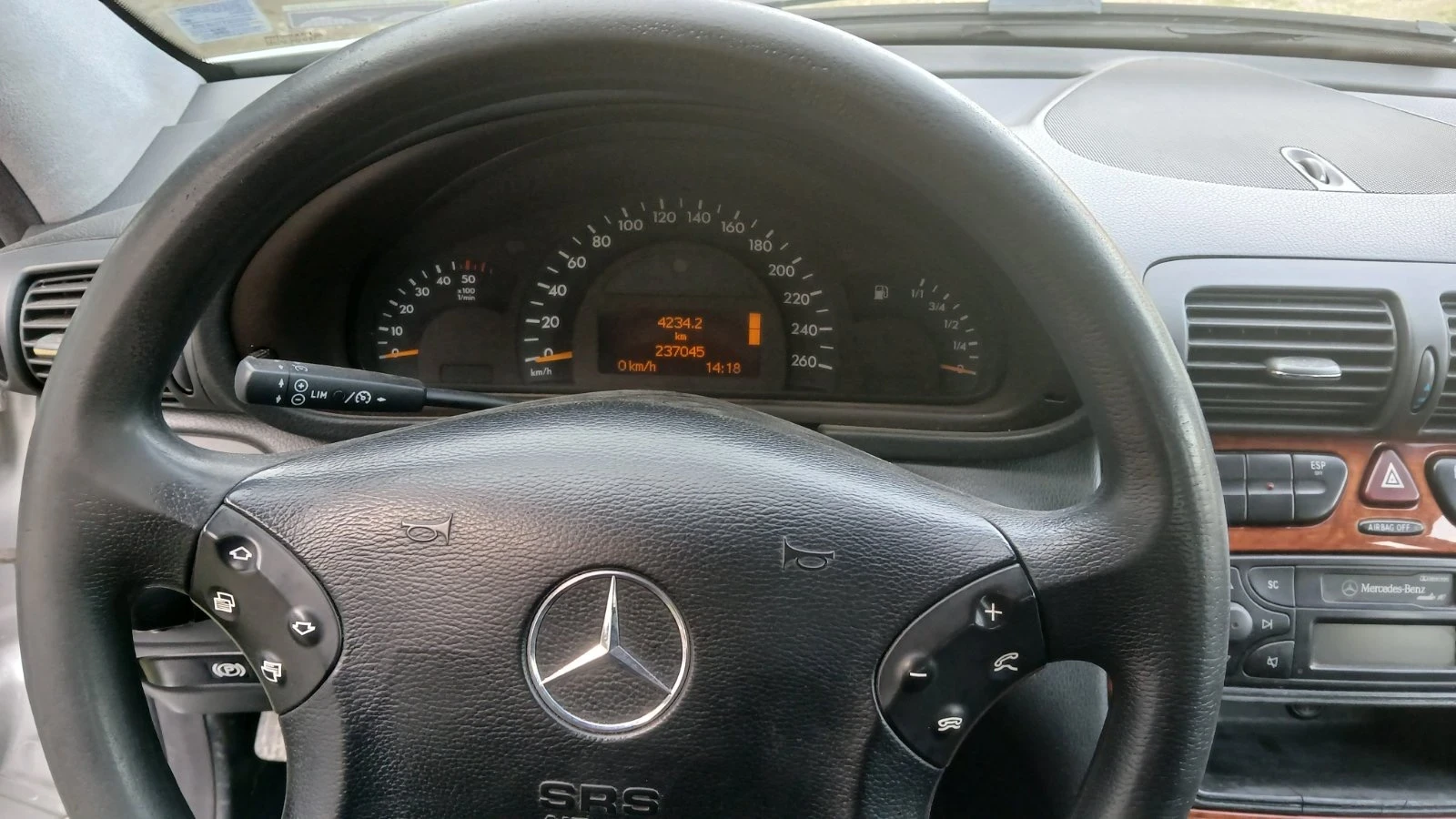 Mercedes-Benz C 220, снимка 5 - Автомобили и джипове - 54868938