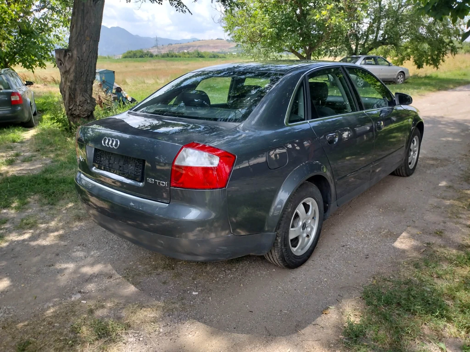 Audi A4 1.9TDI, снимка 3 - Автомобили и джипове - 55069374
