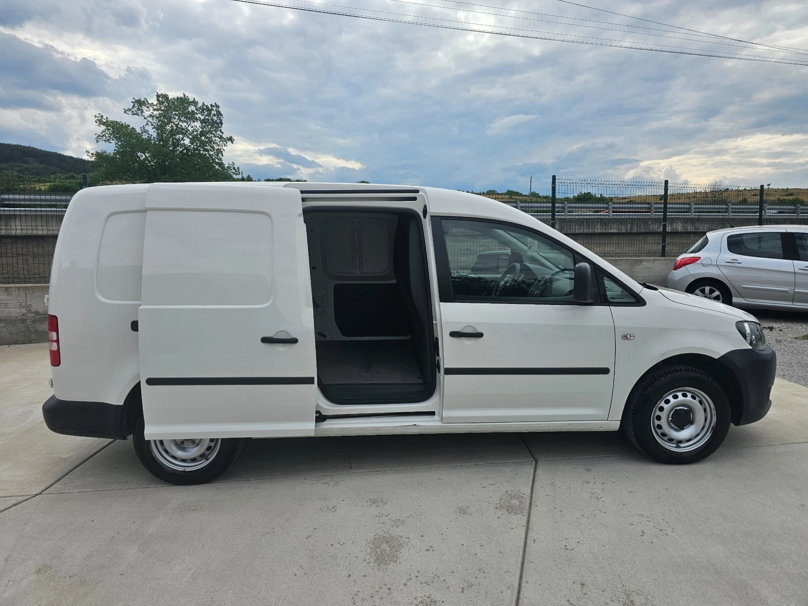 VW Caddy Maxi Bazza, снимка 10 - Автомобили и джипове - 55190314