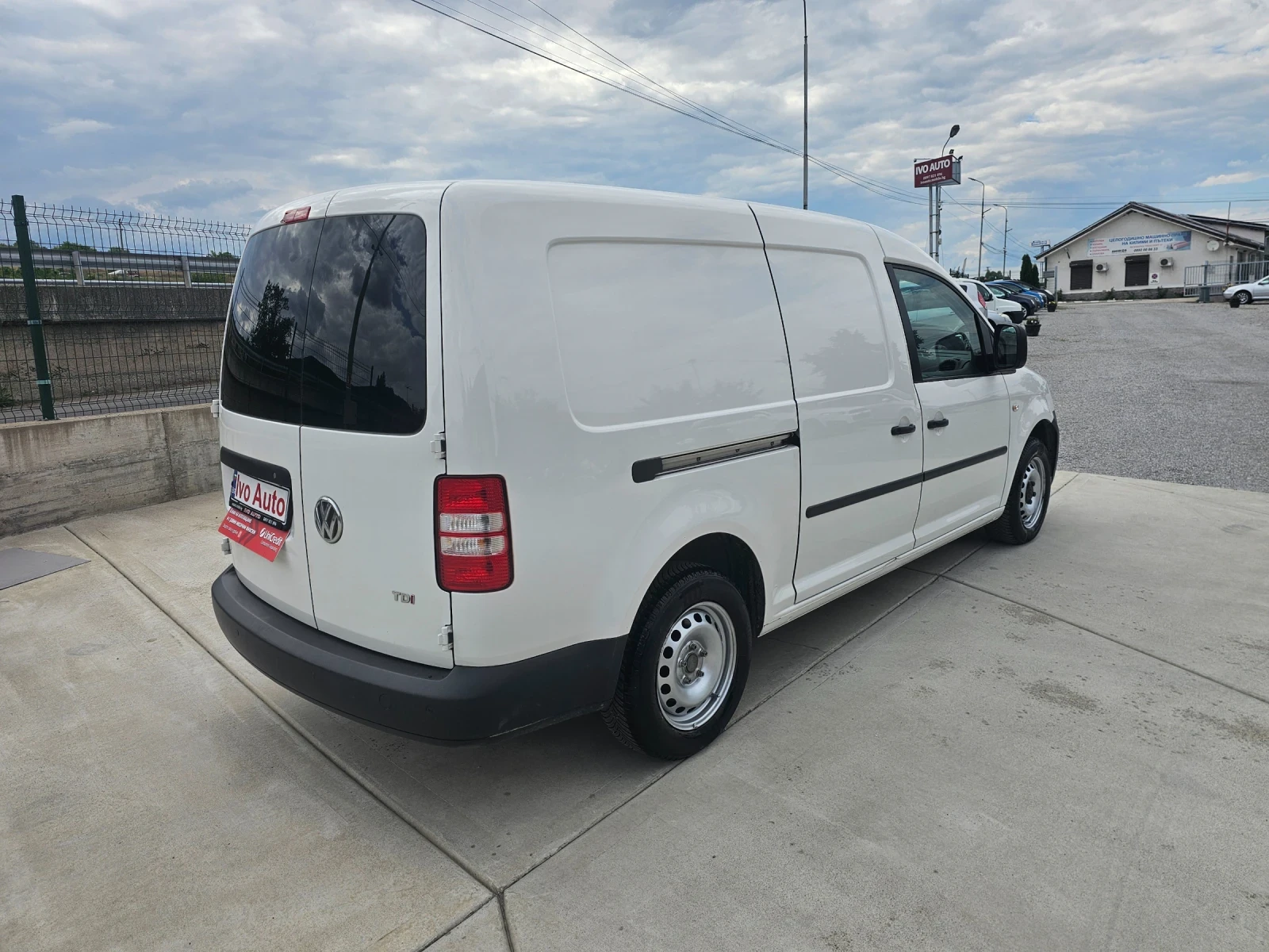 VW Caddy Maxi Bazza, снимка 6 - Автомобили и джипове - 55190314