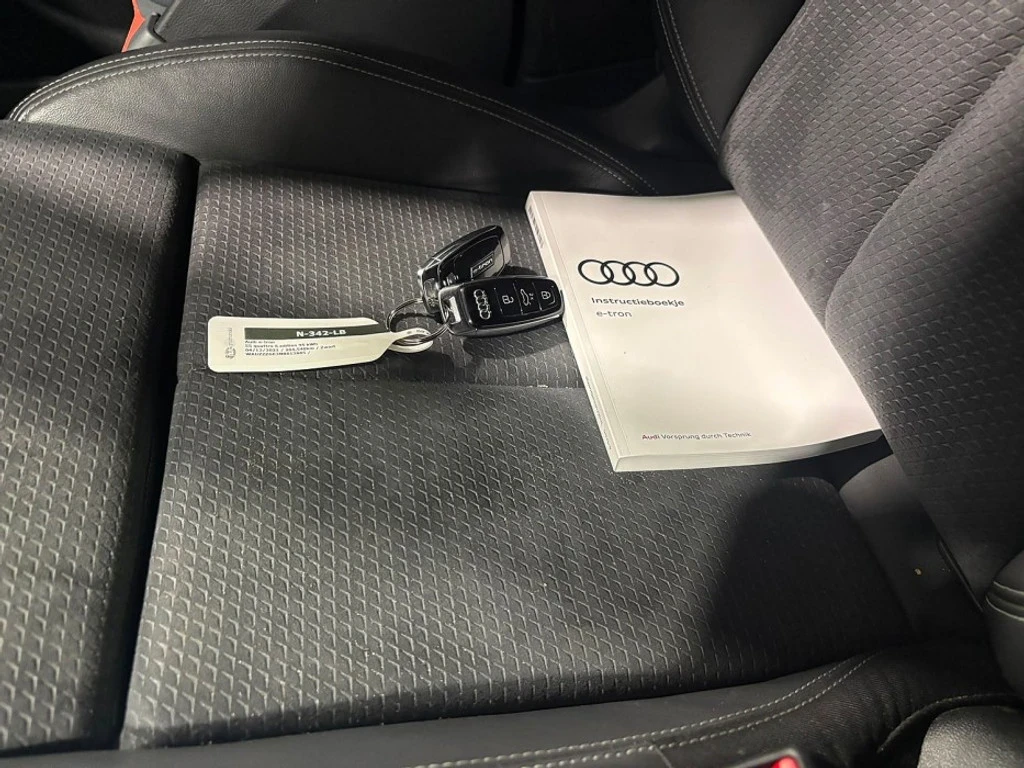 Audi E-Tron 55 S-LINE, снимка 16 - Автомобили и джипове - 55324657