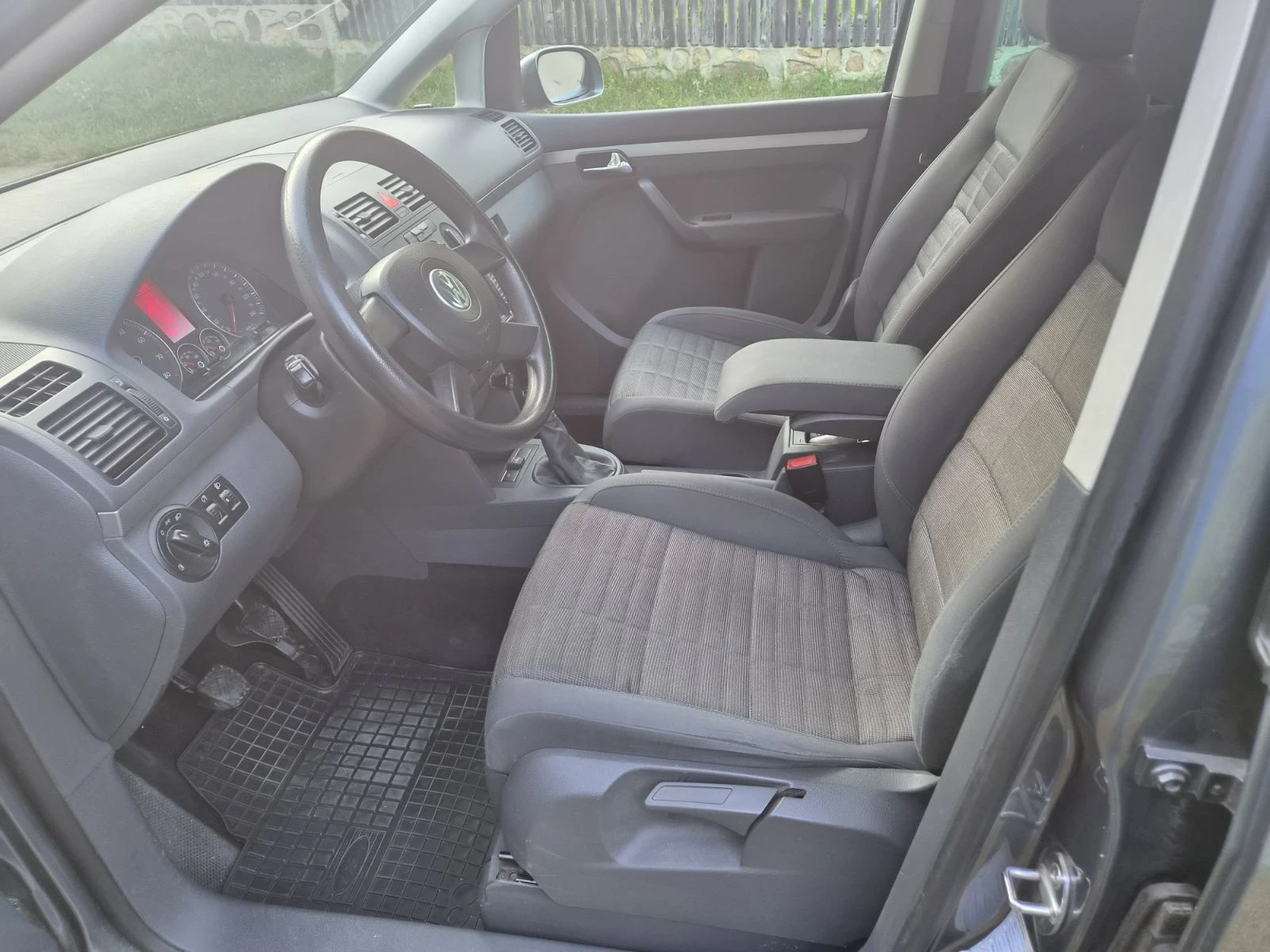 VW Touran 6 скорости, Navi, Lpg, снимка 11 - Автомобили и джипове - 55607826