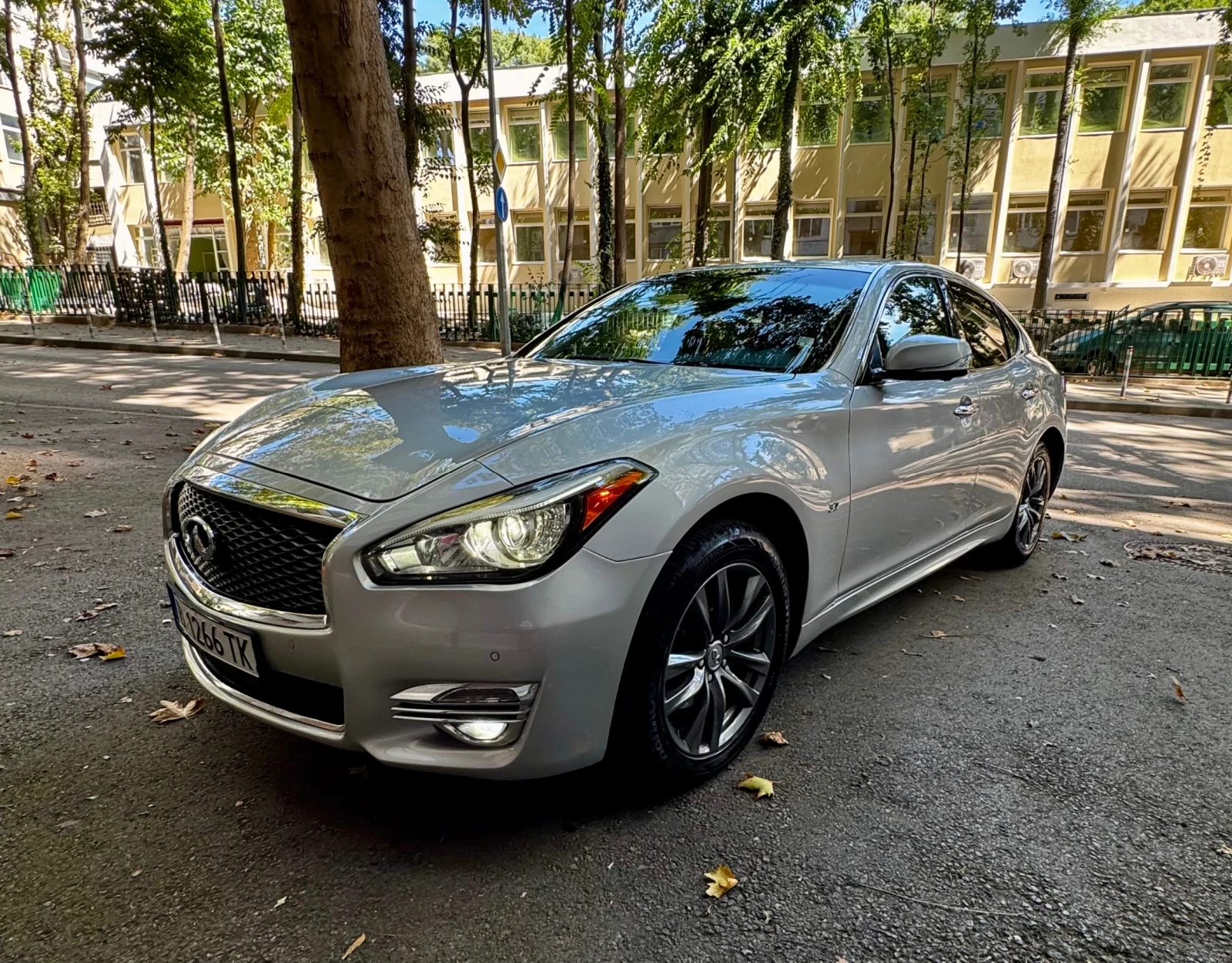 Infiniti Q70 Awd, снимка 4 - Автомобили и джипове - 55739093