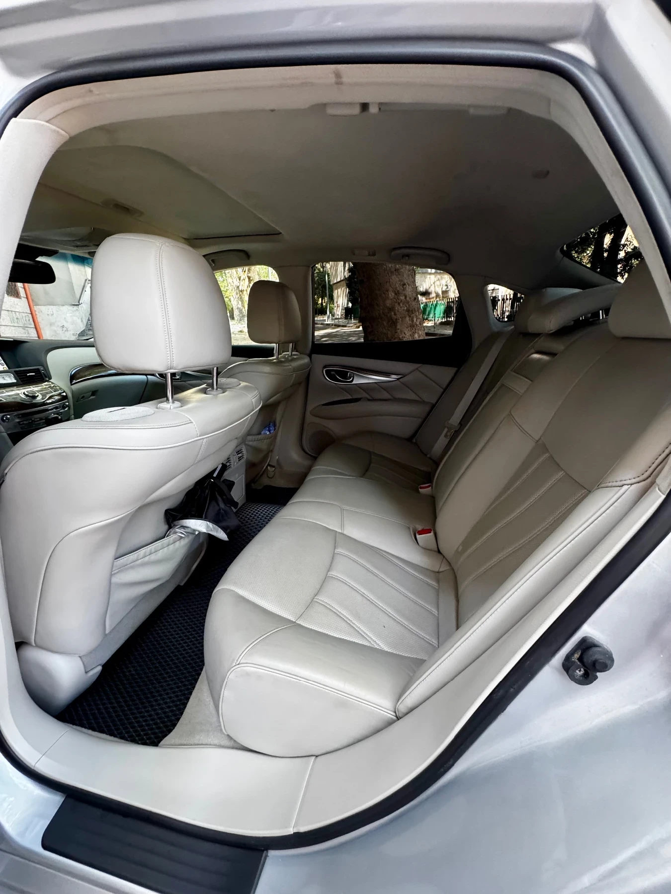 Infiniti Q70 Awd, снимка 6 - Автомобили и джипове - 55739093