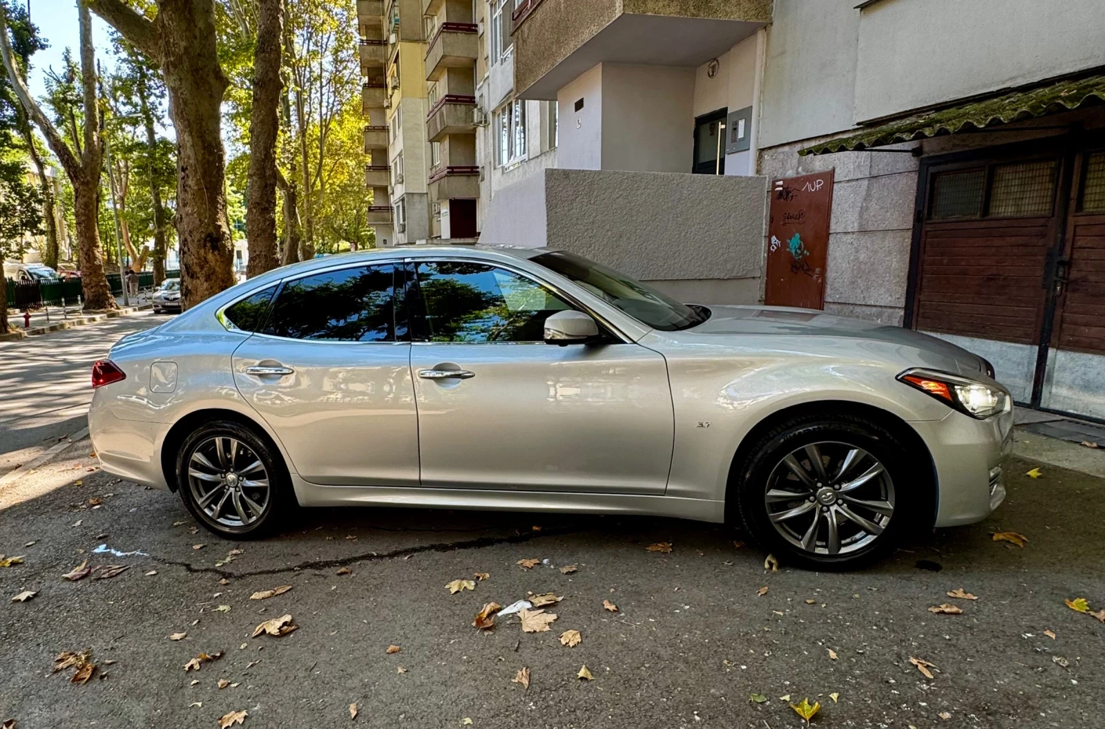 Infiniti Q70 Awd, снимка 17 - Автомобили и джипове - 55739093