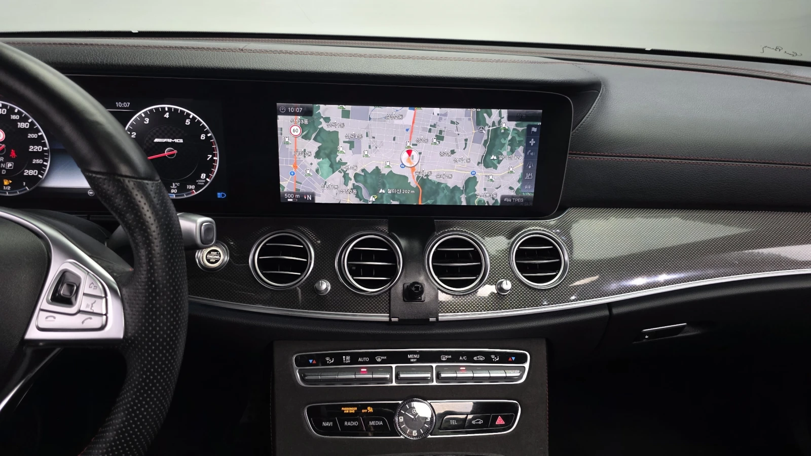 Mercedes-Benz E 43 AMG BLIND SPOT* МАСАЖ* HUD* 360* ЛЮК* КРАЙНА ЦЕНА, снимка 14 - Автомобили и джипове - 55982601