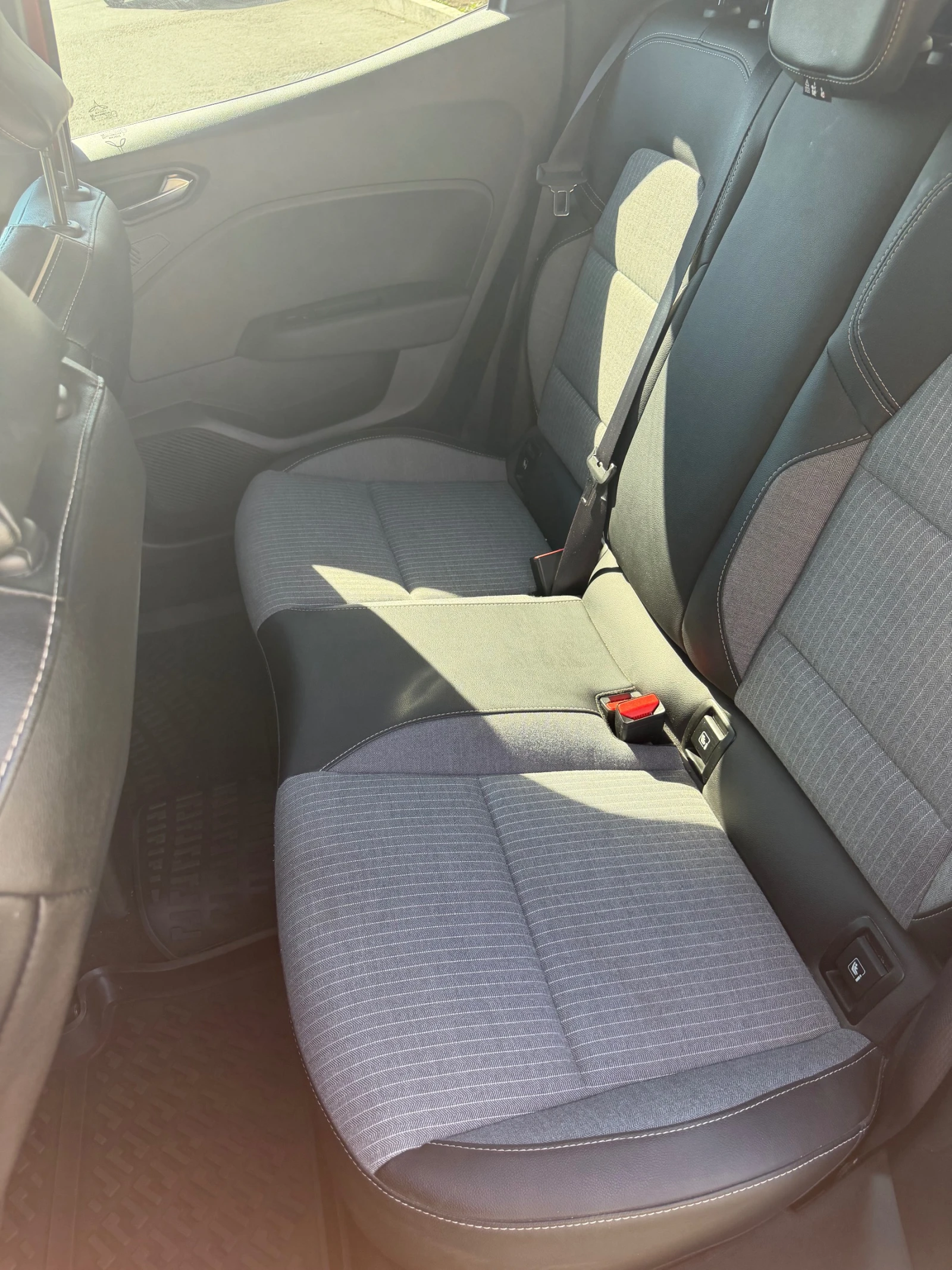 Renault Clio 1.0, снимка 13 - Автомобили и джипове - 56162739