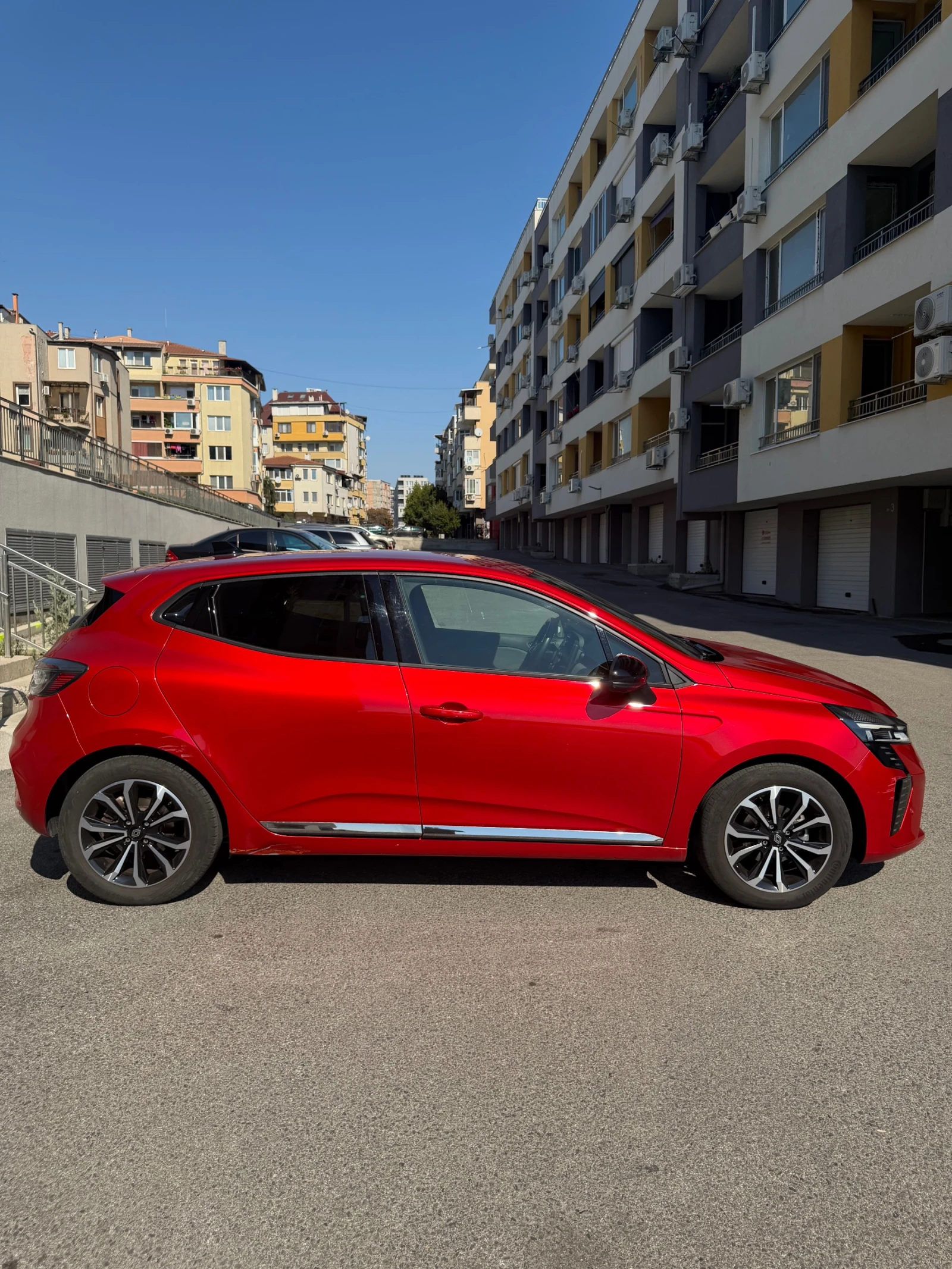 Renault Clio 1.0, снимка 7 - Автомобили и джипове - 56162739