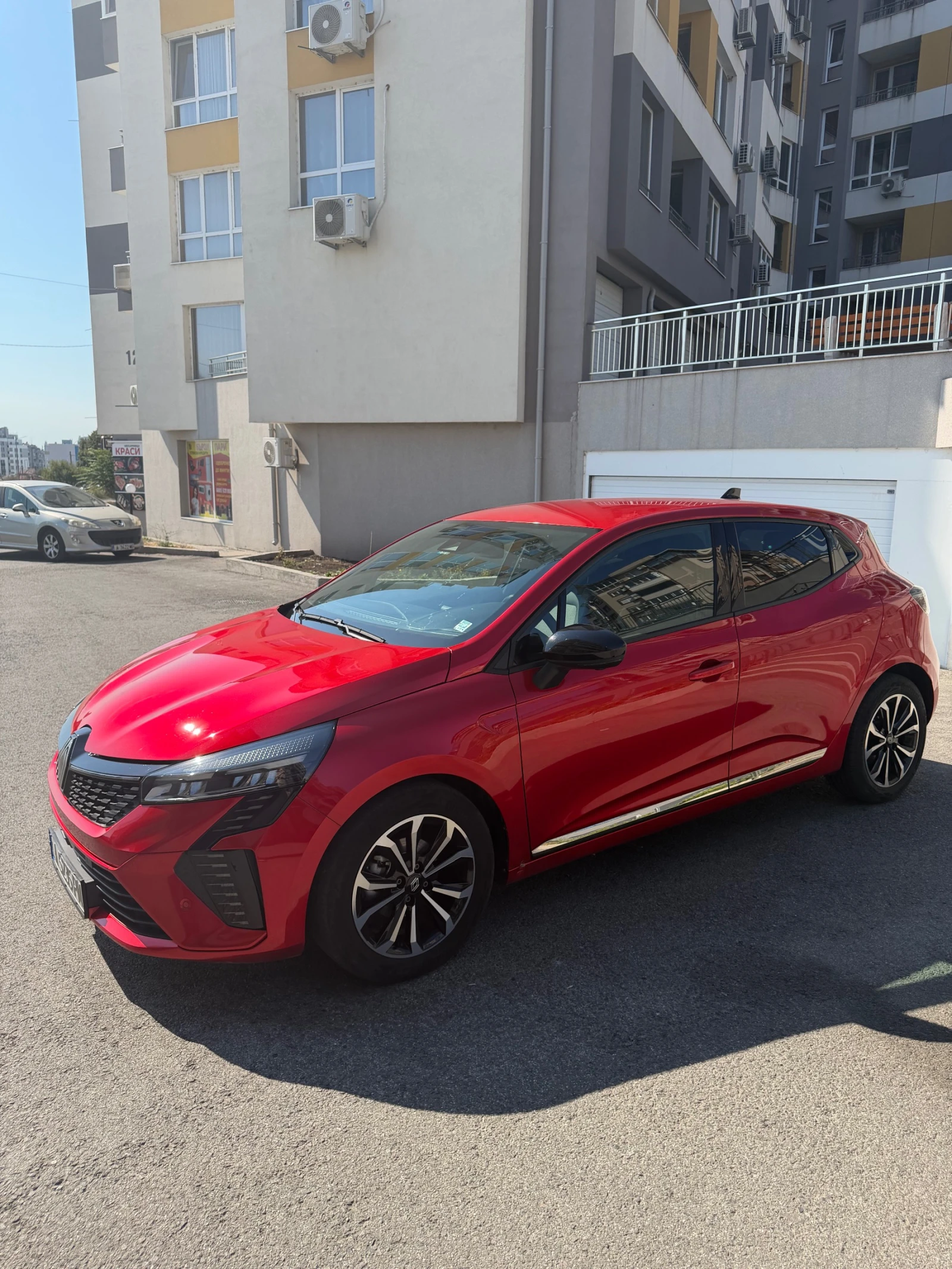Renault Clio 1.0, снимка 3 - Автомобили и джипове - 56162739