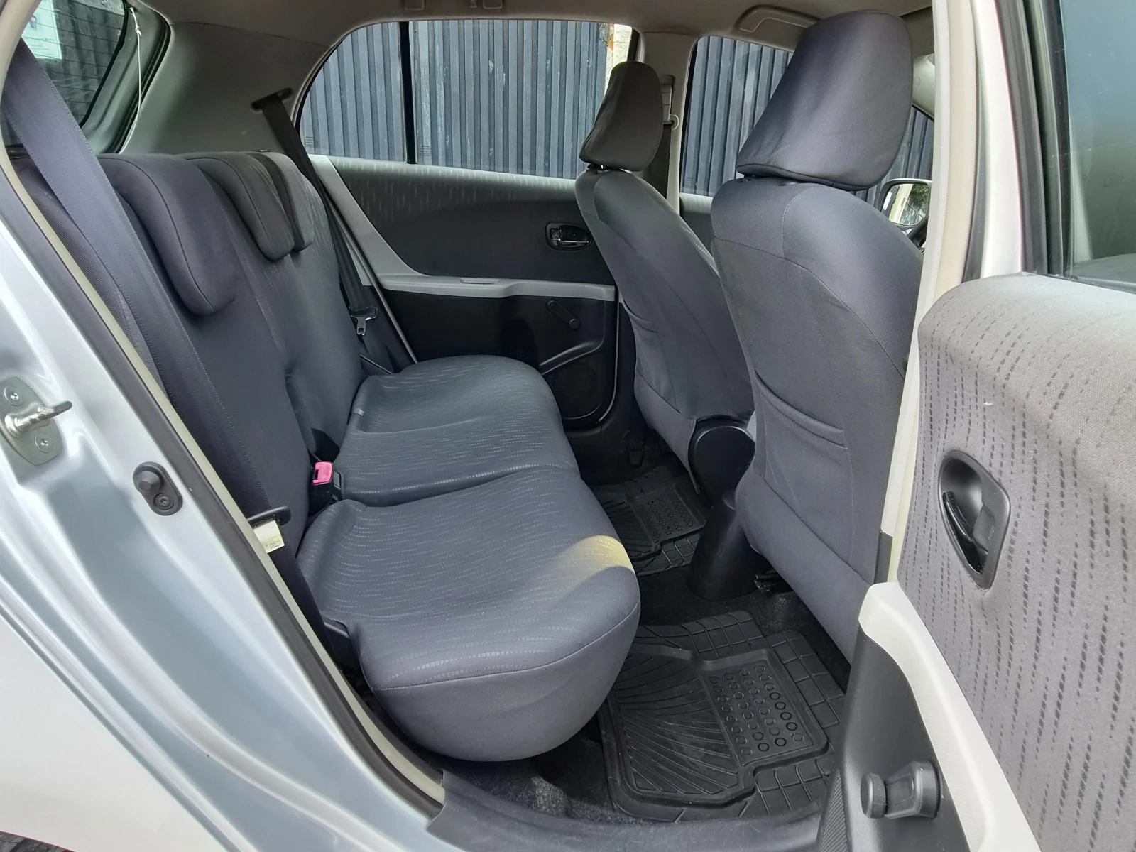 Toyota Yaris 1.4D4D, снимка 11 - Автомобили и джипове - 56395923