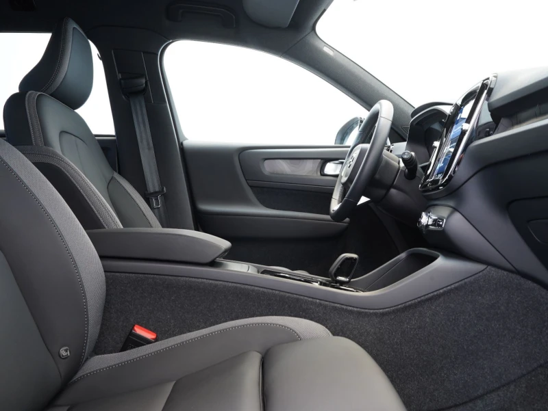 Volvo XC40 Core/408hp/RECHARGE/PURE/ELECTRIC/NAVI/270vpr, снимка 10 - Автомобили и джипове - 49922309