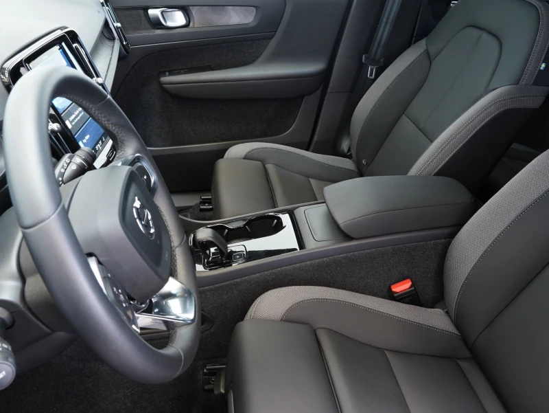 Volvo XC40 Core/408hp/RECHARGE/PURE/ELECTRIC/NAVI/270vpr, снимка 8 - Автомобили и джипове - 49922309