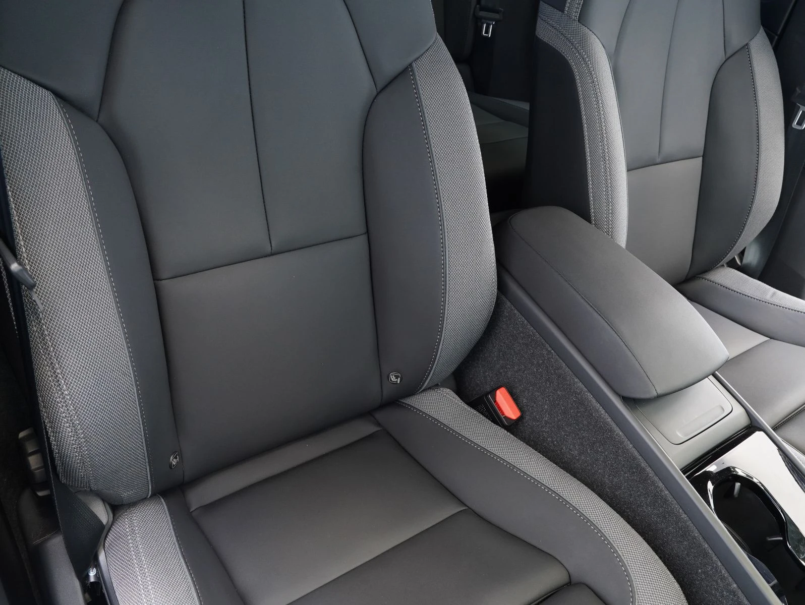 Volvo XC40 Core/408hp/RECHARGE/PURE/ELECTRIC/NAVI/270vpr | Mobile.bg   12